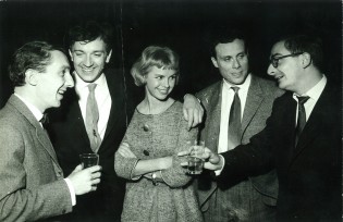Philippe de Broca, Claude Chabrol et Jean-Pierre Cassel sur le tournage du film Les Jeux de l'amour